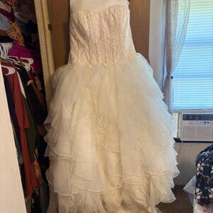 Oleg Cassini Wedding Dress